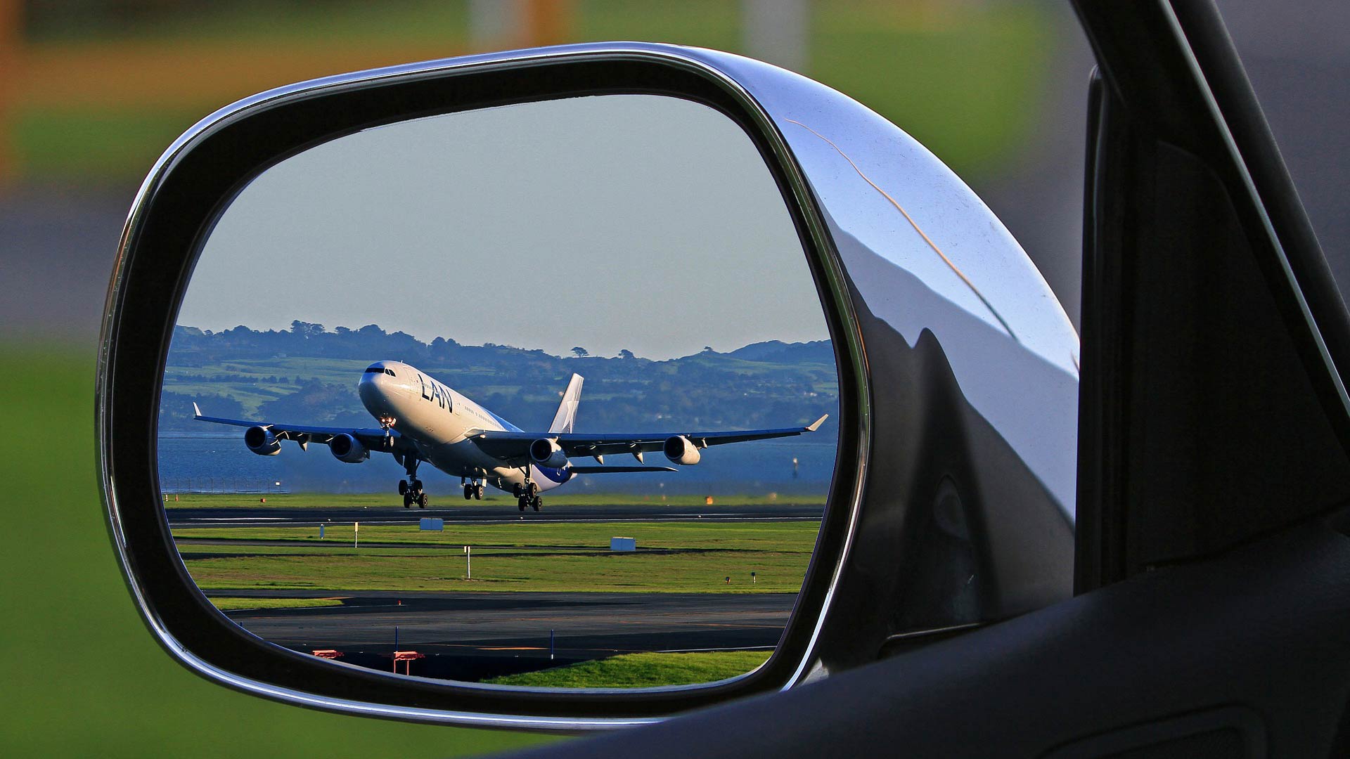 Auto con conducente da e per l'aeroporto di Linate